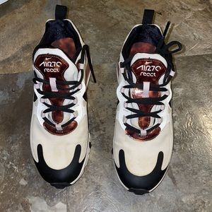 Womens AIRMAX 270s